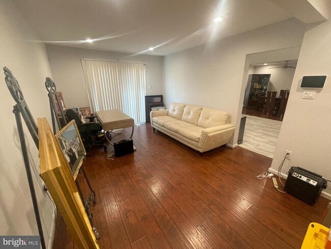 Building Photo - 9803 Gay Dr