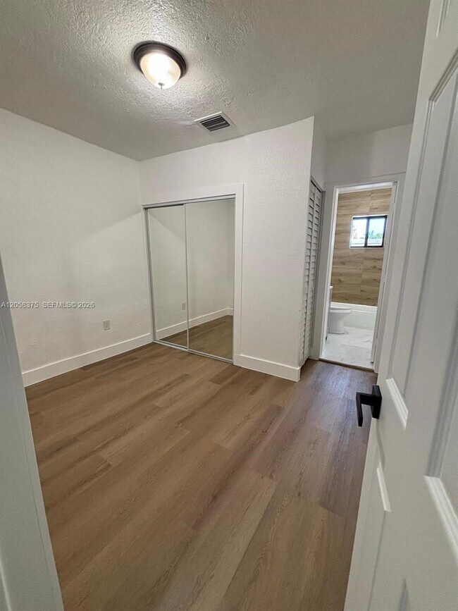 Building Photo - 5601 NW 31st Ave