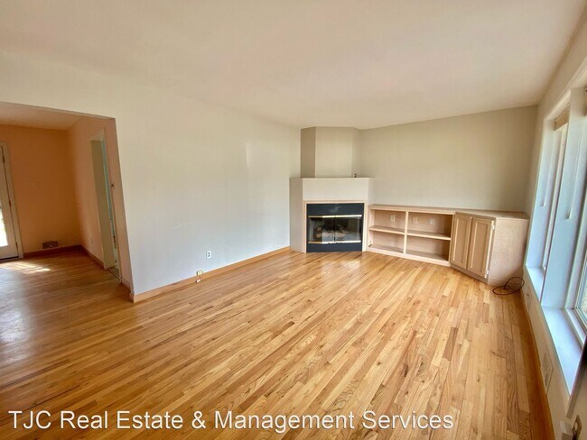 Building Photo - 3 br, 1 bath House - 2575 S Birch Street