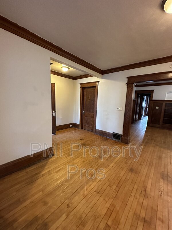 Building Photo - 2566 N 41st St