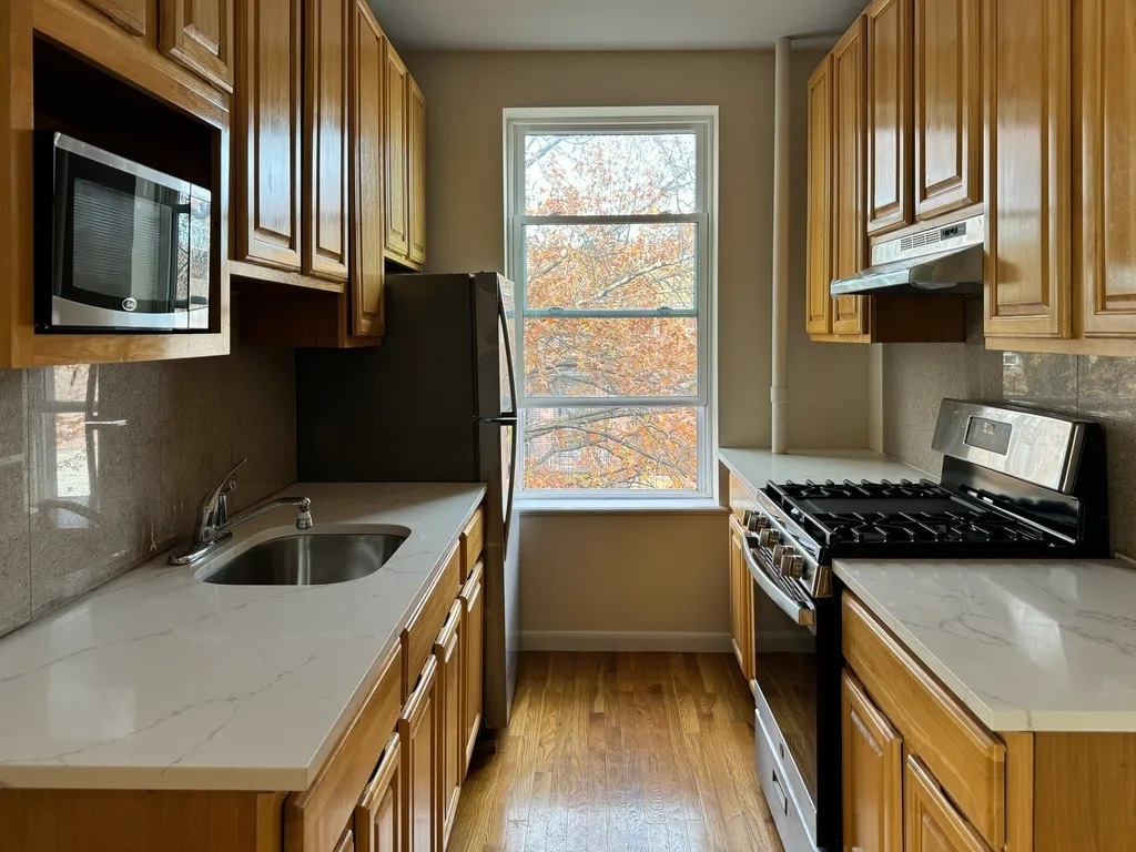 Primary Photo - 24-15 27th St