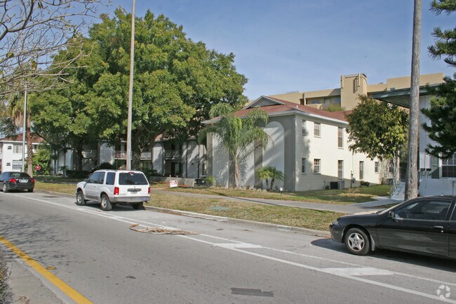 Building Photo - Amber Oaks Apartments