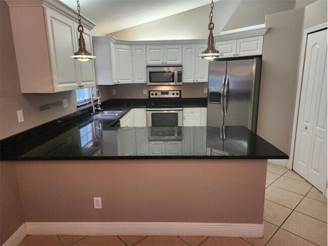 Building Photo - 7805 Fort Walton Ave