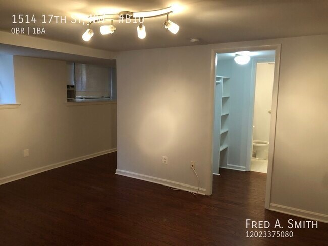 Foto del edificio - Copley Plaza Studio Available Now