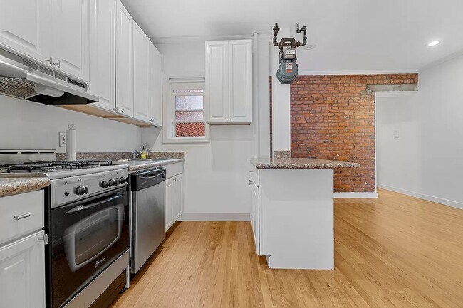 Building Photo - 106 Norfolk Street