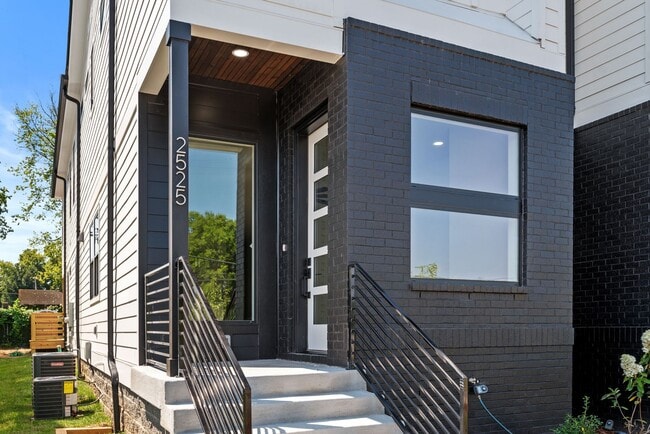 Foto del edificio - 2521 W Heiman St