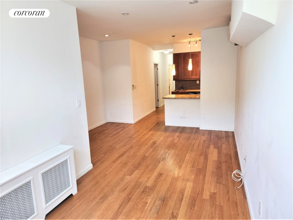 Primary Photo - 92 W Houston St
