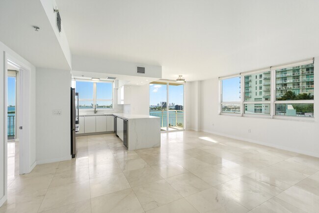 Photo - 2000 N Bayshore Dr Apartment