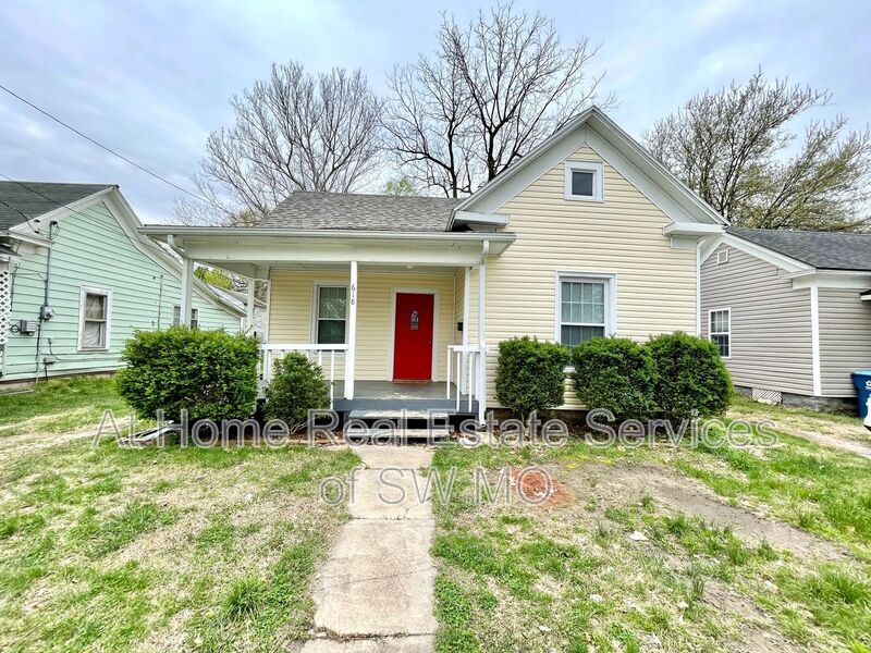 Primary Photo - 618 W Harrison St
