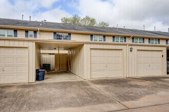 Building Photo - 6444 Burgoyne Rd