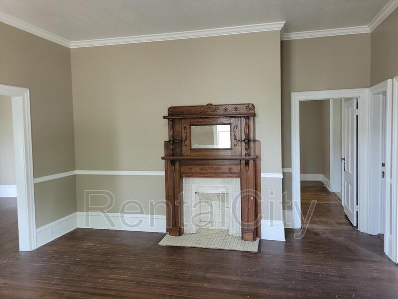 Primary Photo - 402 S Home St