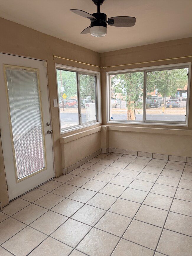 Foto del edificio - Downtown Property!