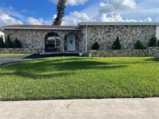 Foto del edificio - 9590 NW 24th Pl