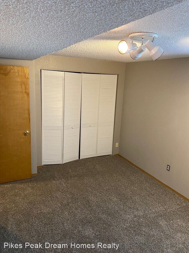 Building Photo - 2 br, 2 bath House - 4541 Lamplighter Circle