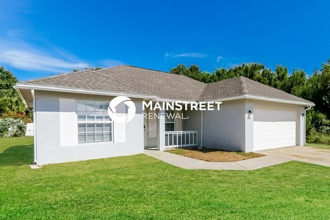 Foto del edificio - 3 Bedroom Pet-Friendly Home in Vero Beach, FL with Main Street Renewal