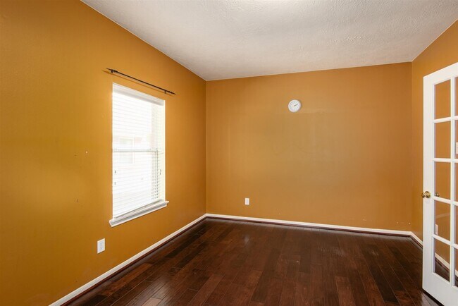 Building Photo - 6219 Surfside Ln