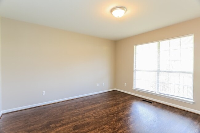 Building Photo - 333 Quail Hollow Rd