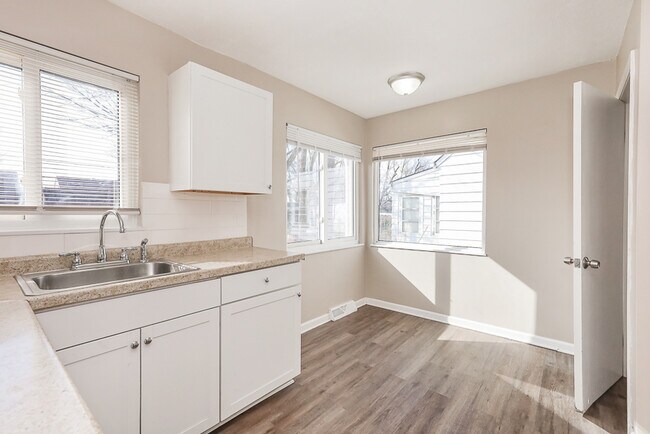 Foto del edificio - 4134 Bayard Rd