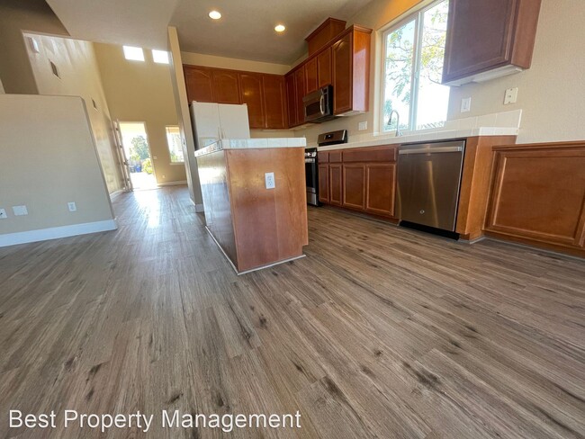 Building Photo - 4 br, 3 bath House - 10 Leila Ct