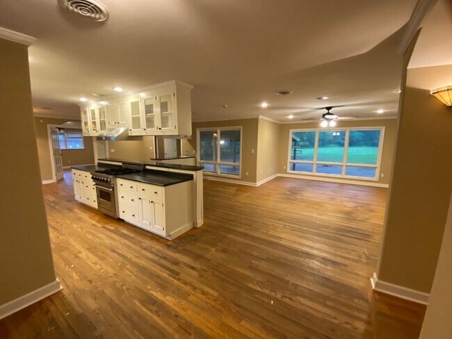 Foto del edificio - 3BR/3BA For Rent