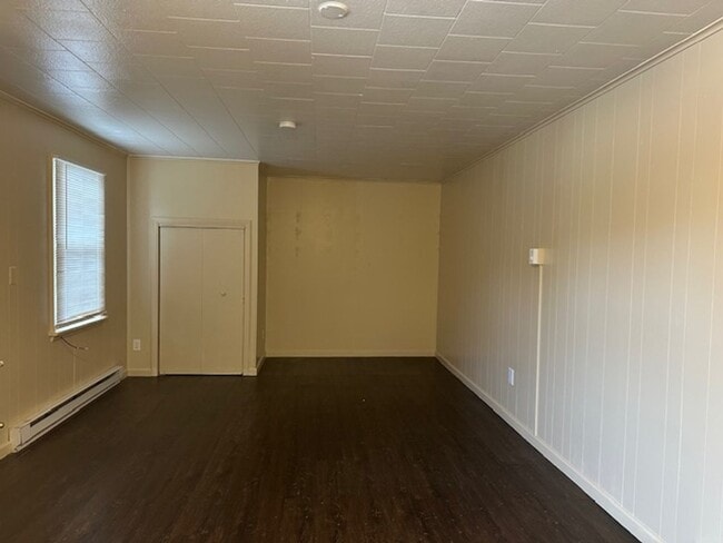 Building Photo - 401 E Main St