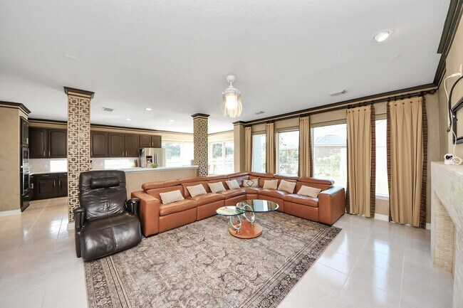 Foto del edificio - 5410 Deerbourne Chase Dr