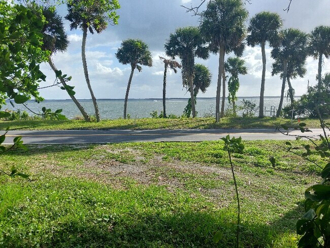 Foto del edificio - 6915 S Indian River Dr