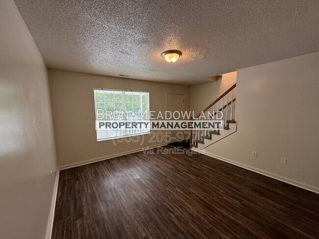 Foto del edificio - 5622 Boxwood Garden Way