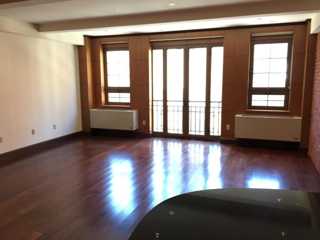 Primary Photo - 1400 York Ave