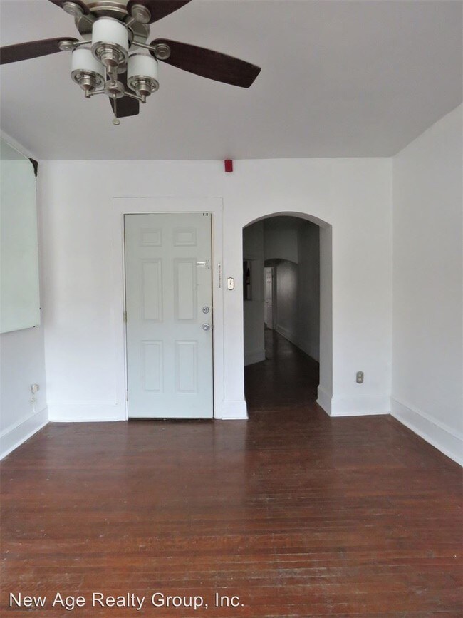 Building Photo - 4934 Chestnut St