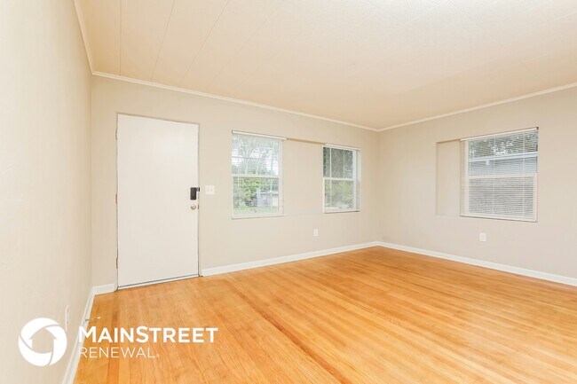 Foto del edificio - 6908 Ambassador Dr