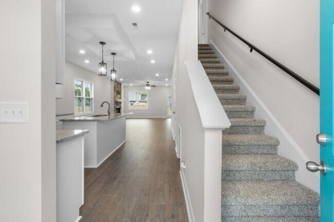 Building Photo - Beautiful Single Family Home