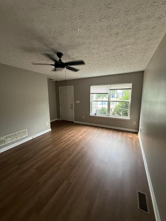 Building Photo - 244 Simba Way