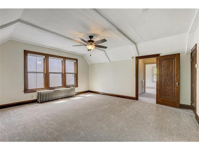 Building Photo - 4220 33rd Ave S