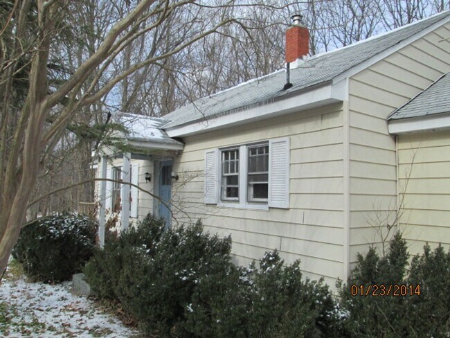 Foto del edificio - 3 bedroom home on 5 acres