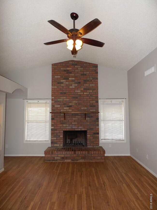 Foto del edificio - 8664 N 107th Dr