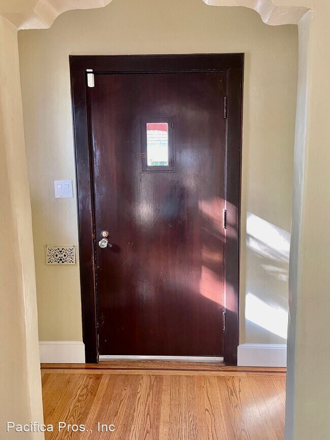 Foto del edificio - 3 br, 2 bath House - 701 48th Street