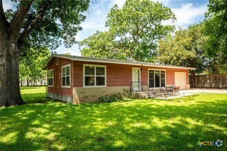 Building Photo - 2052 Gruene Rd
