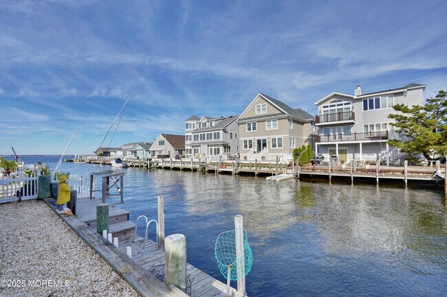 Foto del edificio - 256 Ocean Bay Blvd