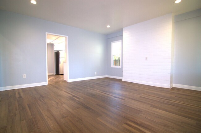 Foto del edificio - 8806 Haskell Ave