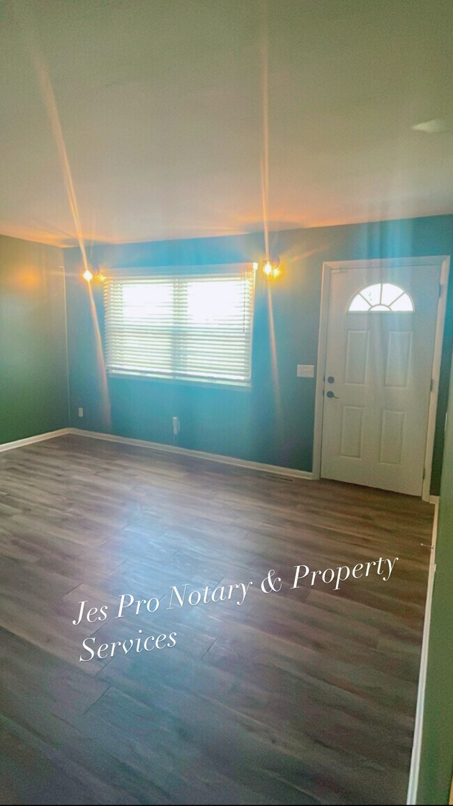 Building Photo - 1410 Bel Air Dr