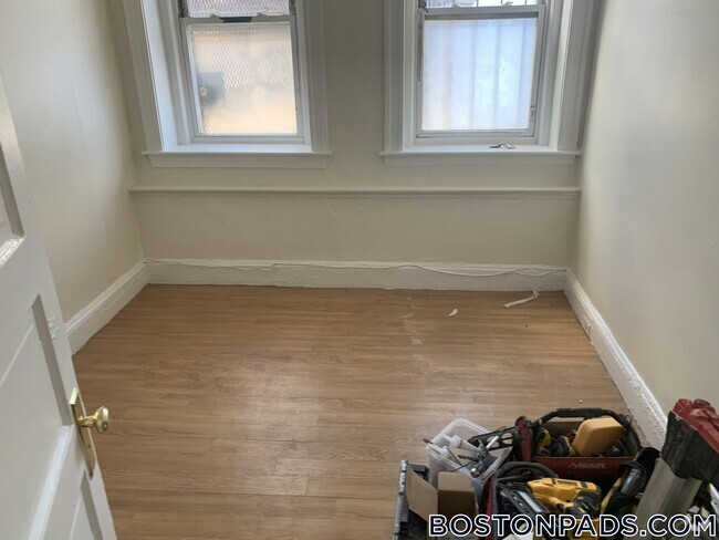 Building Photo - 1179 Boylston St