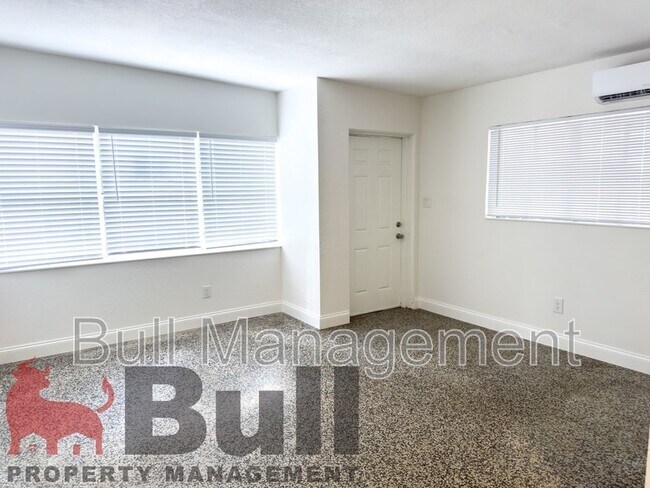 Building Photo - 224 N Dollins Ave