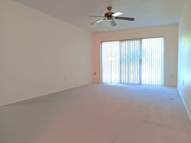 Foto del edificio - Nice, clean, one-bedroom ground floor unit