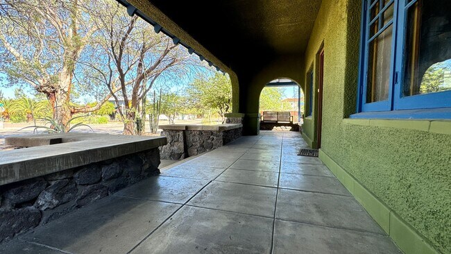 Foto del edificio - 3 bedroom historic home near U of A Campus and downtown!