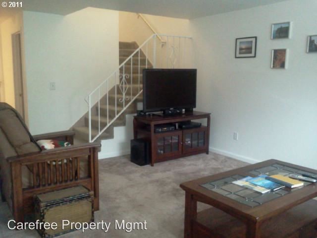 Building Photo - 29480 SW Volley St