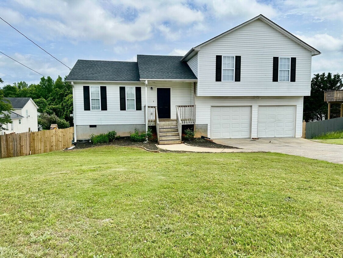 Building Photo - Villa Rica Rental