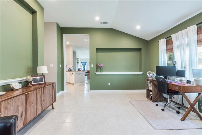 Building Photo - 268 Forest Moon Ln