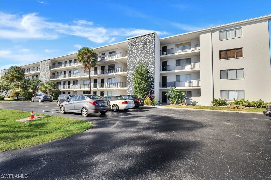4906 Victoria Dr Unit 312, Cape Coral, FL 33904 Condo for Rent in