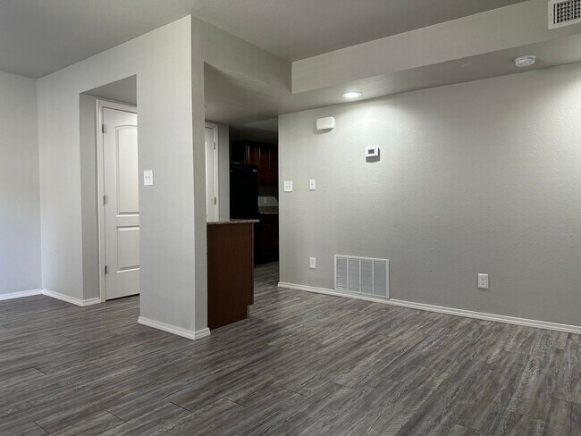 Foto del edificio - 2921 Old Greenwood Rd